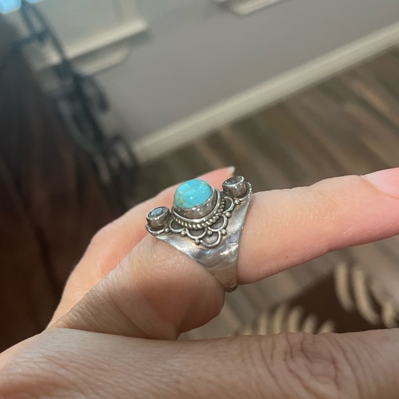 Ring - Picture 2 of 3